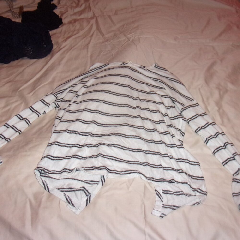 Sweater - Picture 3 of 3